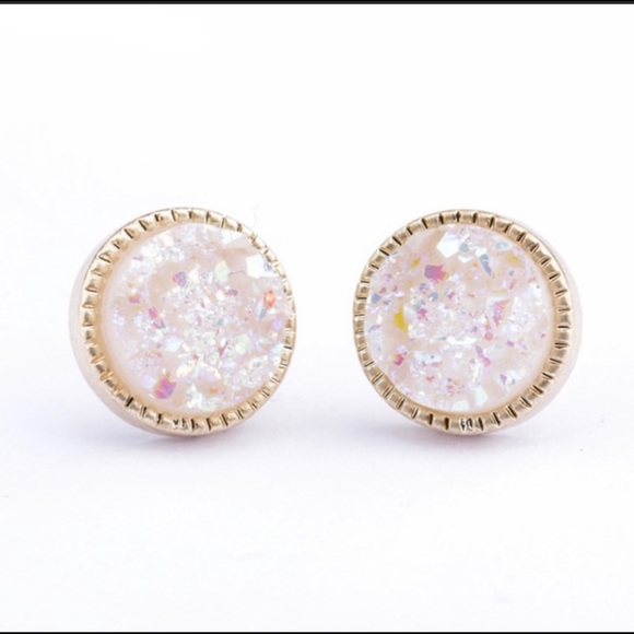 Jewelry - Pink/White Stone Earrings